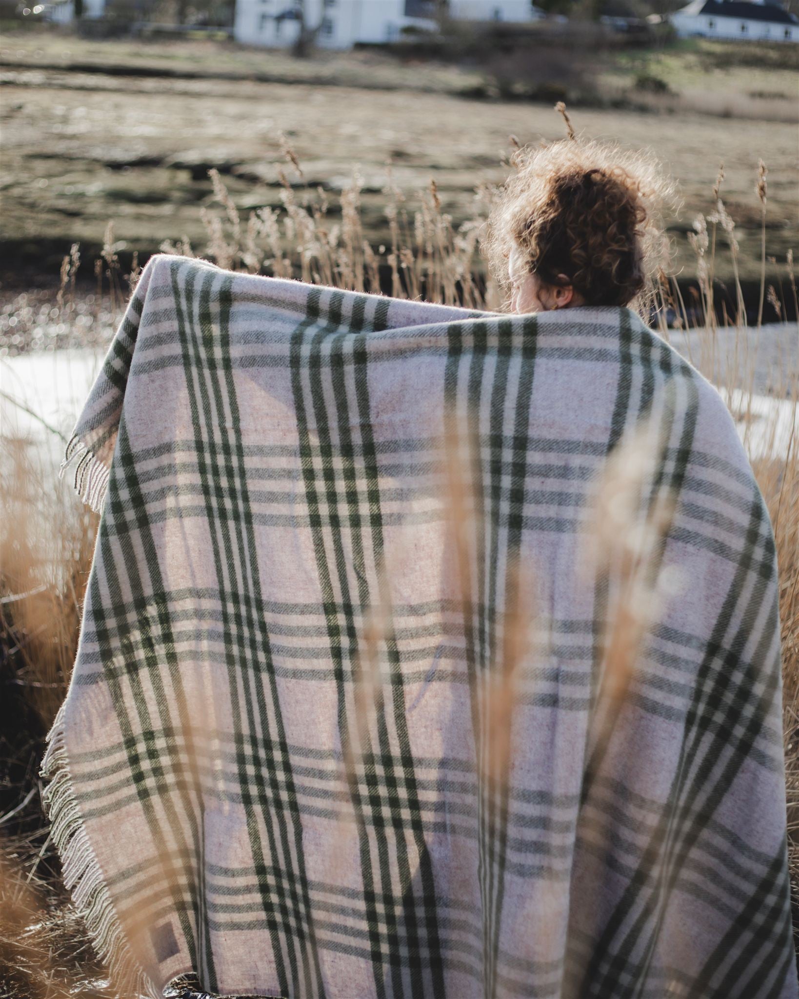 Hex Check Olive Throw – Òr