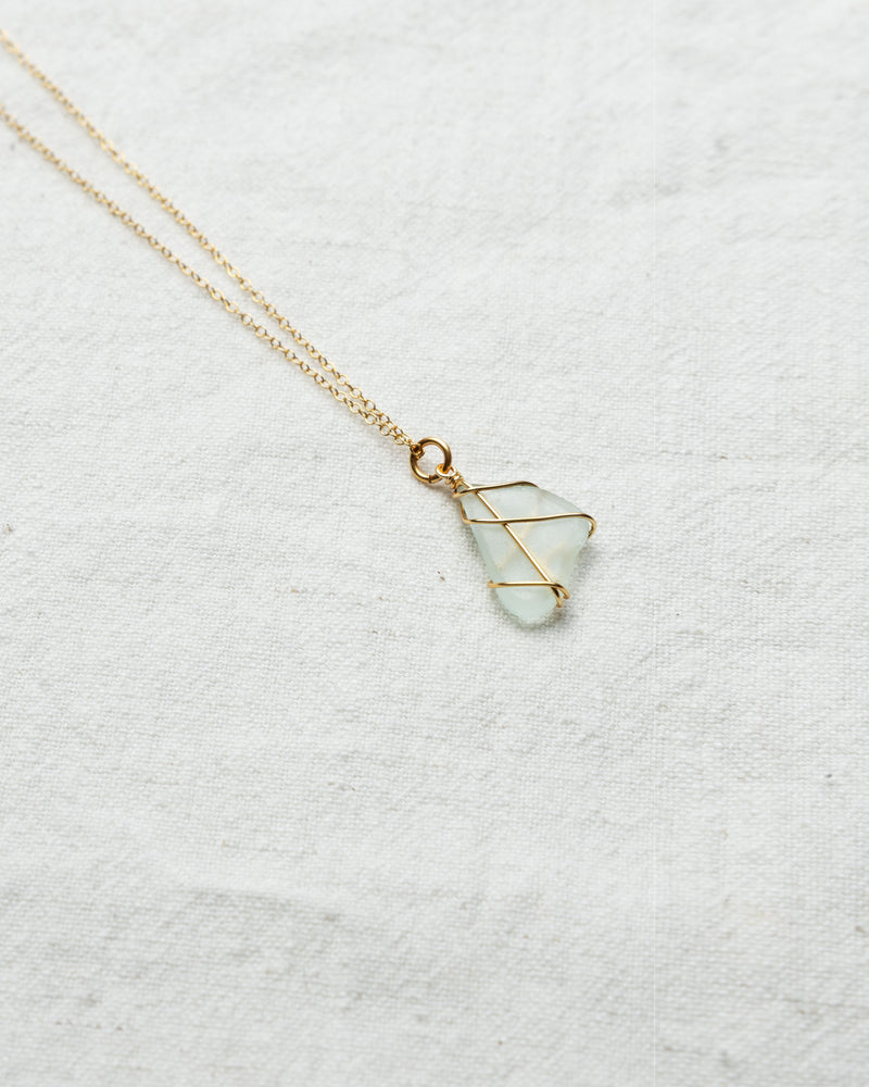 Skye Sea Glass Wire Necklace – Gold Jewellery Rois Seaglass
