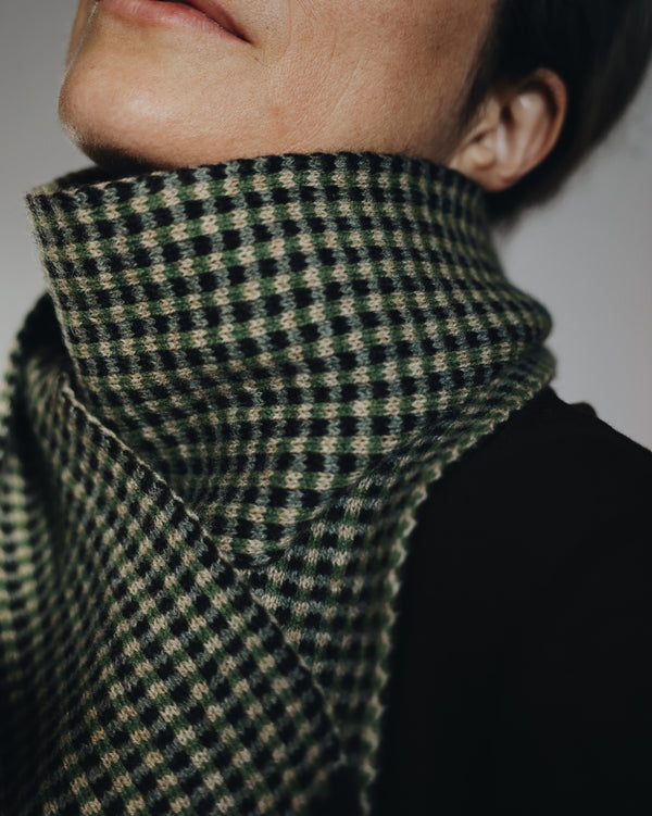 Small checked Scarf – Green Accessories Rove Knitwear