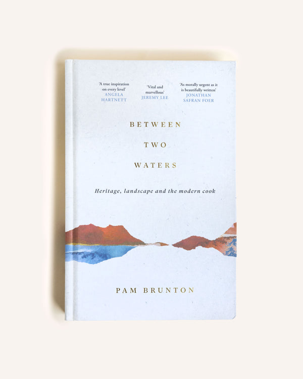 Between Two Waters: Heritage, Landscape and the Modern Cook Books / Magazines Gardners Books
