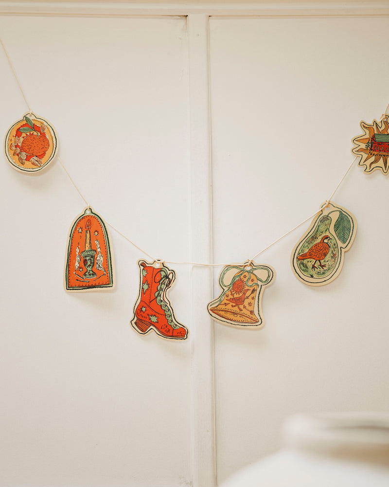 Illustrated Christmas Paper Garland Seasonal / Occasion Tulips and Heather