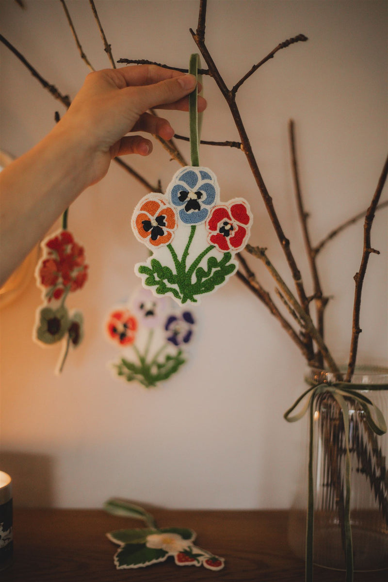 Winter Pansy Tree Decoration Seasonal / Occasion Lappliq