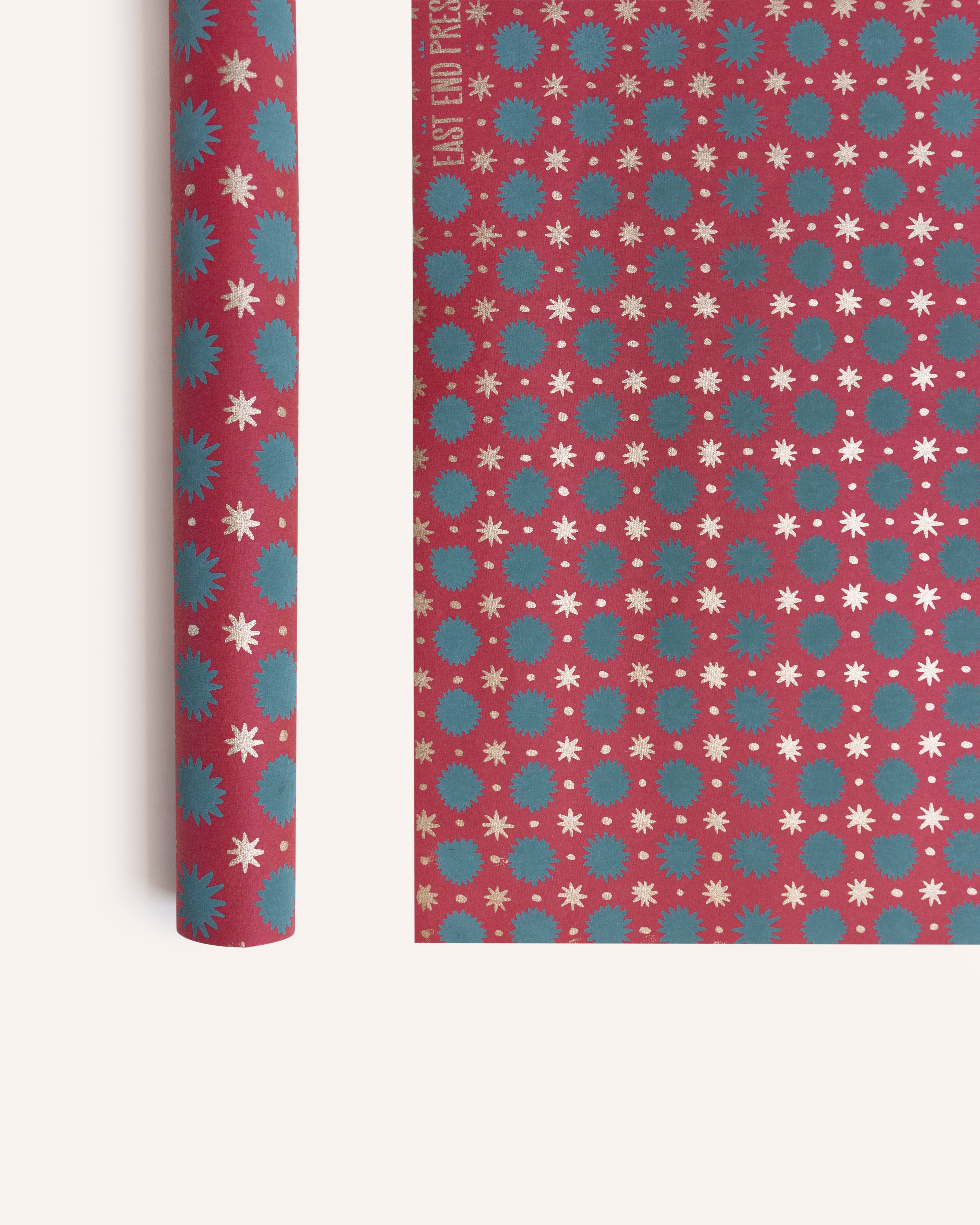 Festive Gift Wrap Ruby Stars – Òr