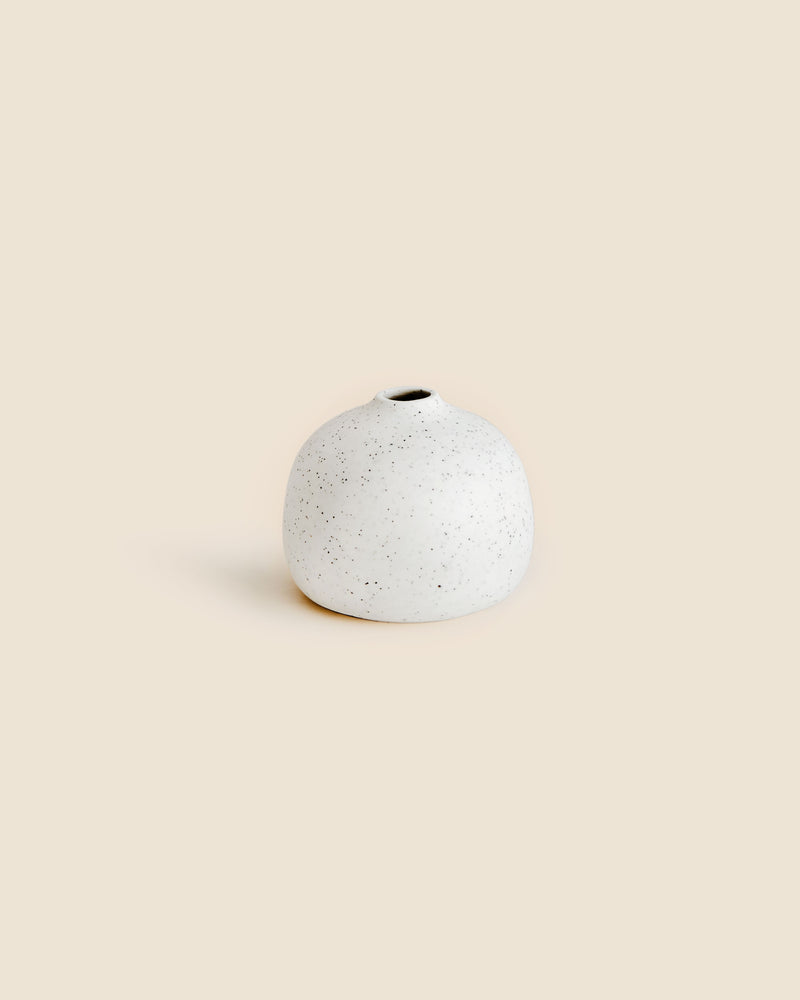 Skye Sand Vase in Porcelain - Small Homeware Emporium Julium   