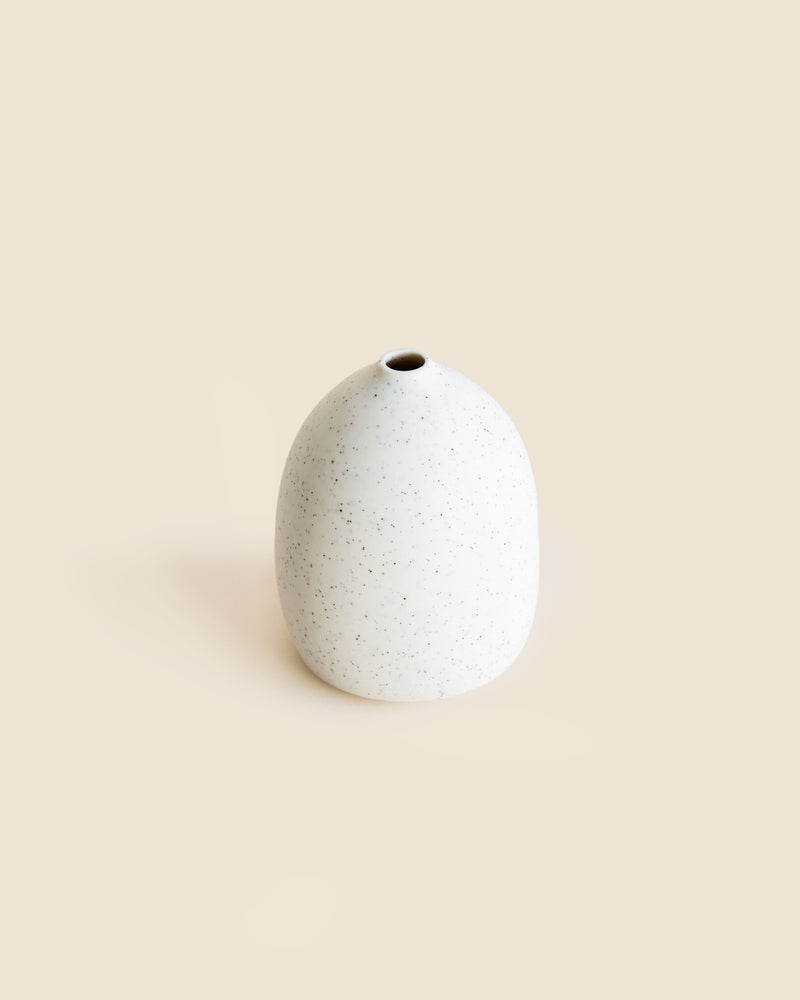 Skye Sand Vase in Porcelain- Medium